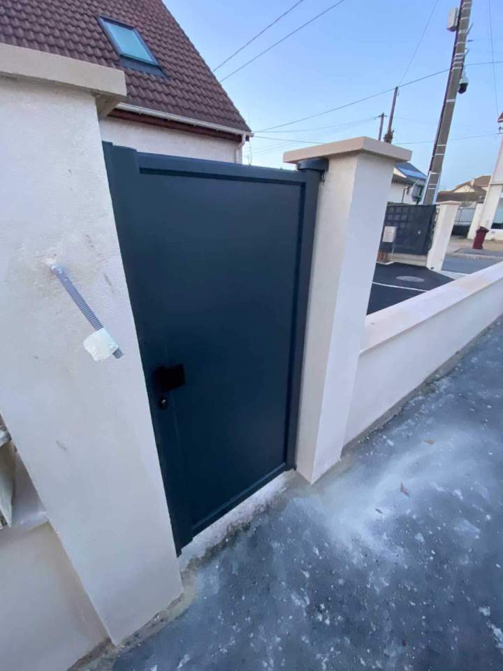 Pose de portillon Dhuizon